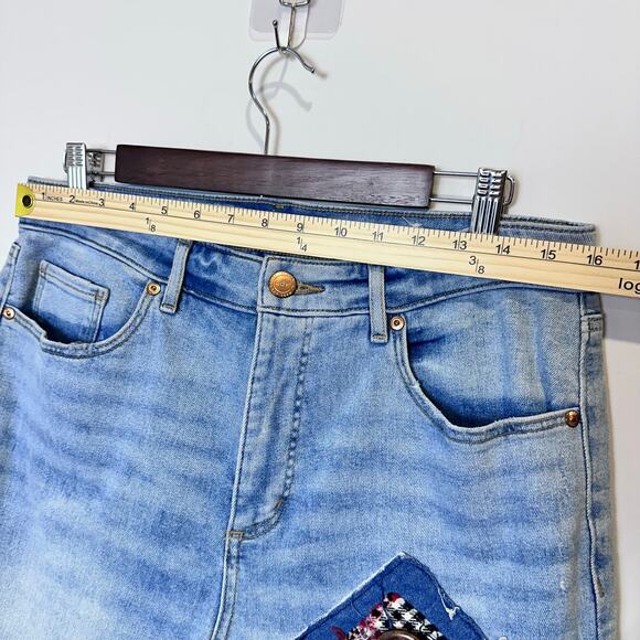 Ann Taylor LOFT Patchwork Button Distress Denim Jeans Size 12 Light Wash Stretch - Picture 2 of 12